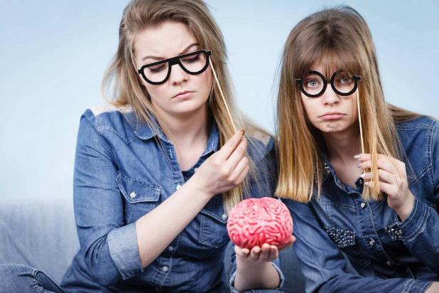 帮闺蜜带了罐奶粉,给我的钱是打折价,我回了一句话后,被拉黑了