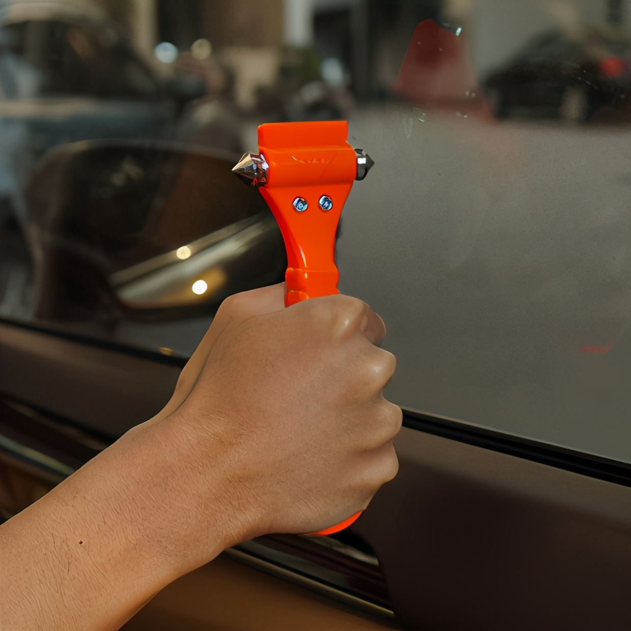 车上防身工具用什么好,汽车上合法的防身工具有哪些