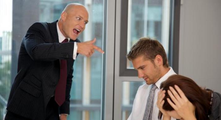 在单位被领导孤立同事挤兑怎么办,被同事挤兑最好的解决方法