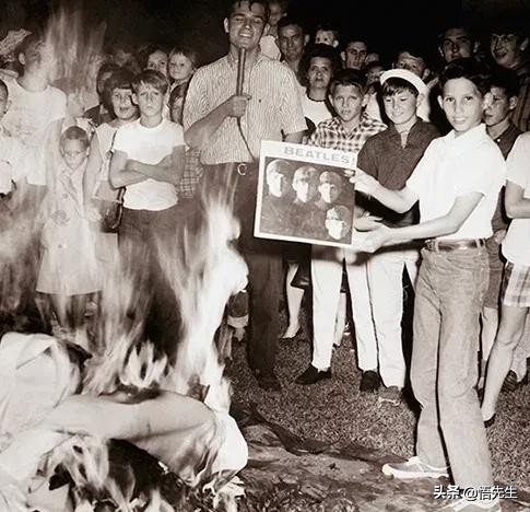 今年theBeatles披头士乐队已经解散整整50年了！