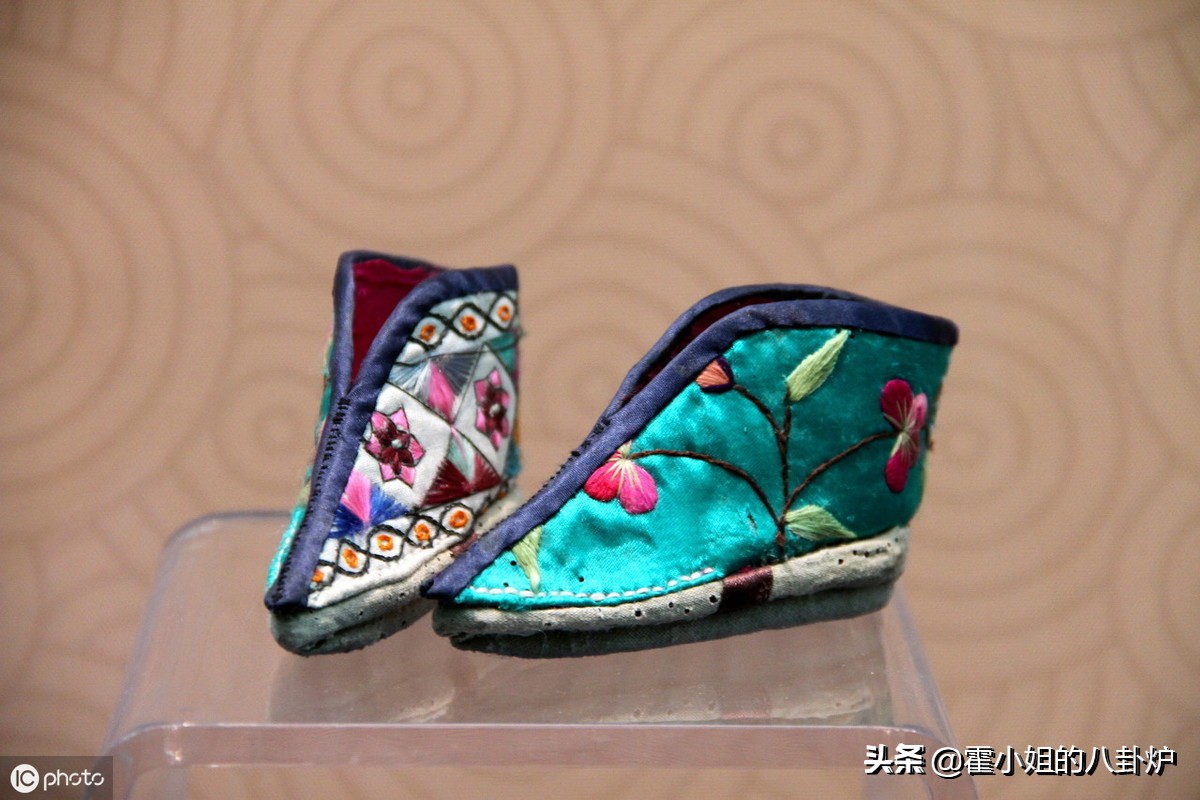 全世界从古至今鞋的演变史,鞋子的发展历程图解