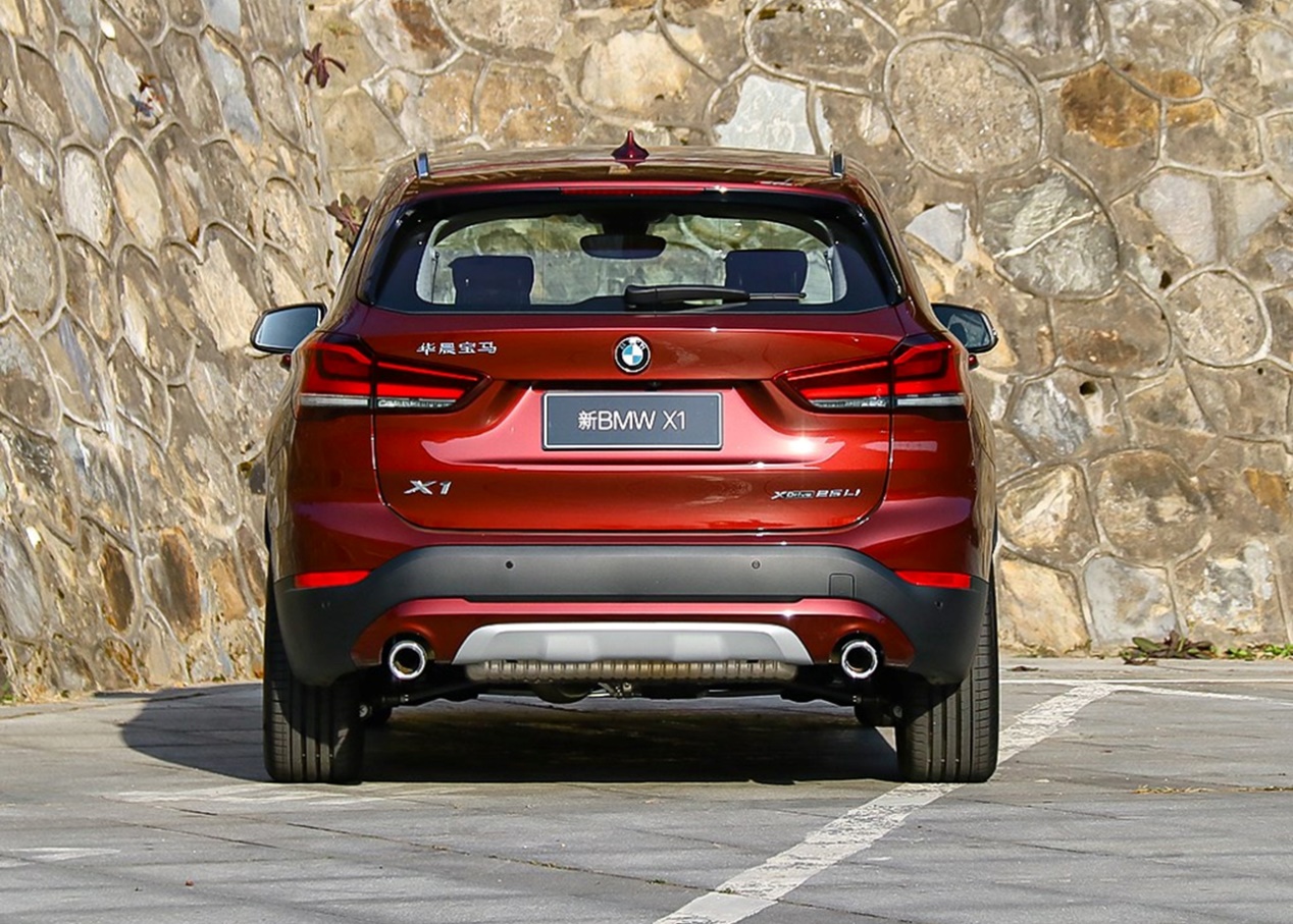 宝马x1全方位解析,宝马x12021款xdrive25li尊享四驱