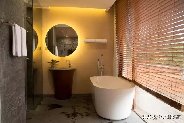 这个40岁大叔为钓鱼租下一座岛，改造破屋成海景房！