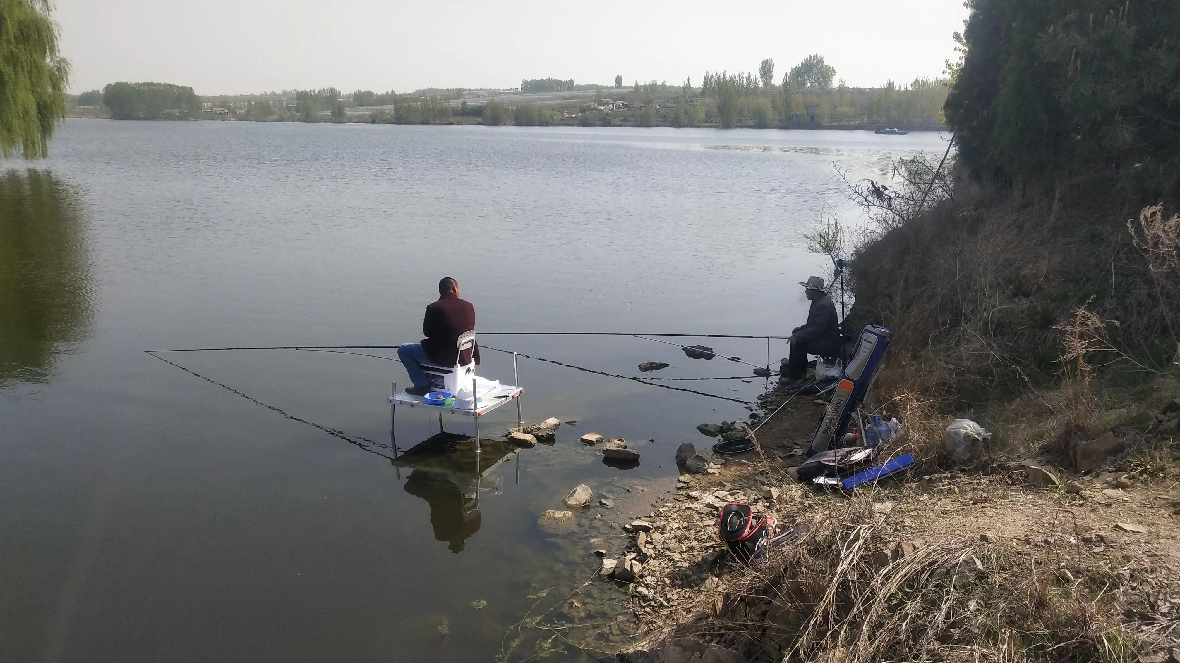 1.0子线遛十斤大鲤鱼,野钓10斤鲤鱼遛鱼技巧