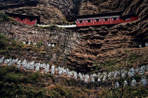 人间仙境七步沟,七步沟风景区石马崖