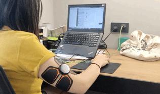 可以装进口袋里的智能按摩贴,按摩贴低频脉冲口袋便携式