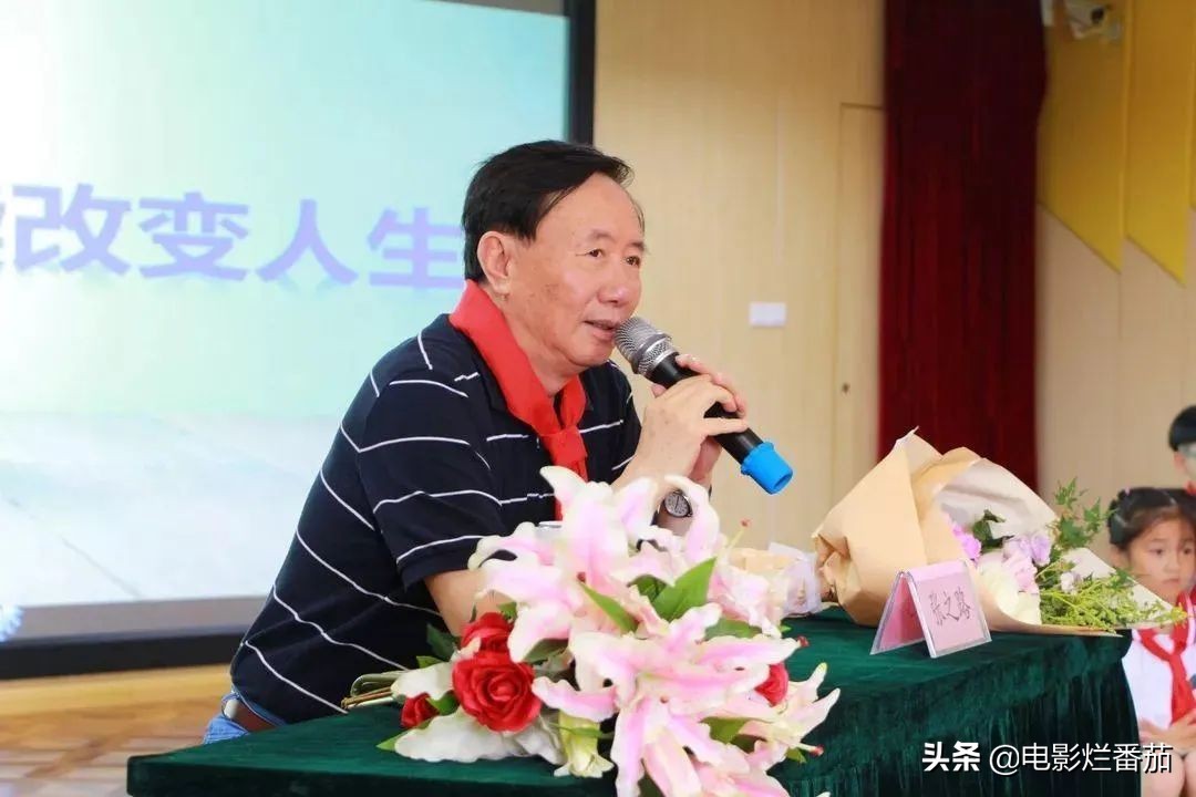 男孩出生就有记忆电影,男孩出生就带电电影