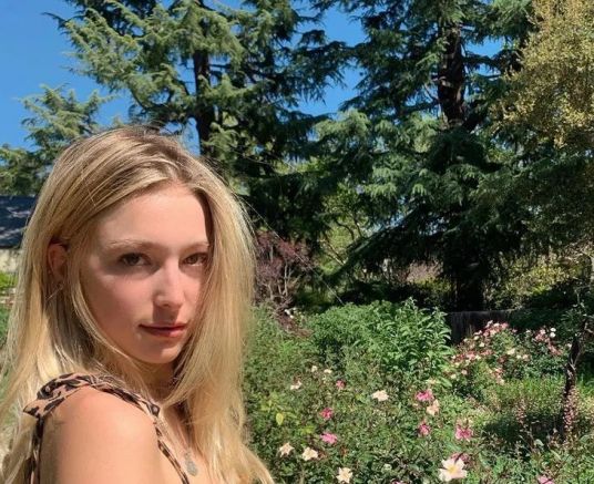 苹果弃女丽萨:不被乔布斯承认的长女,父亲临死前还羞辱她像厕所