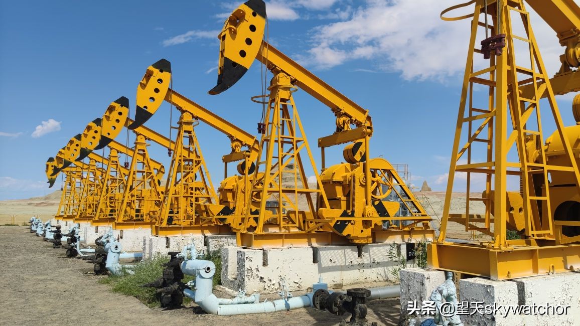 克拉玛依魔鬼城石油井,克拉玛依魔鬼城