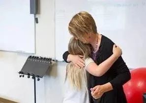 请阿姨带孩子注意事项,这8条规矩一定要教会孩子