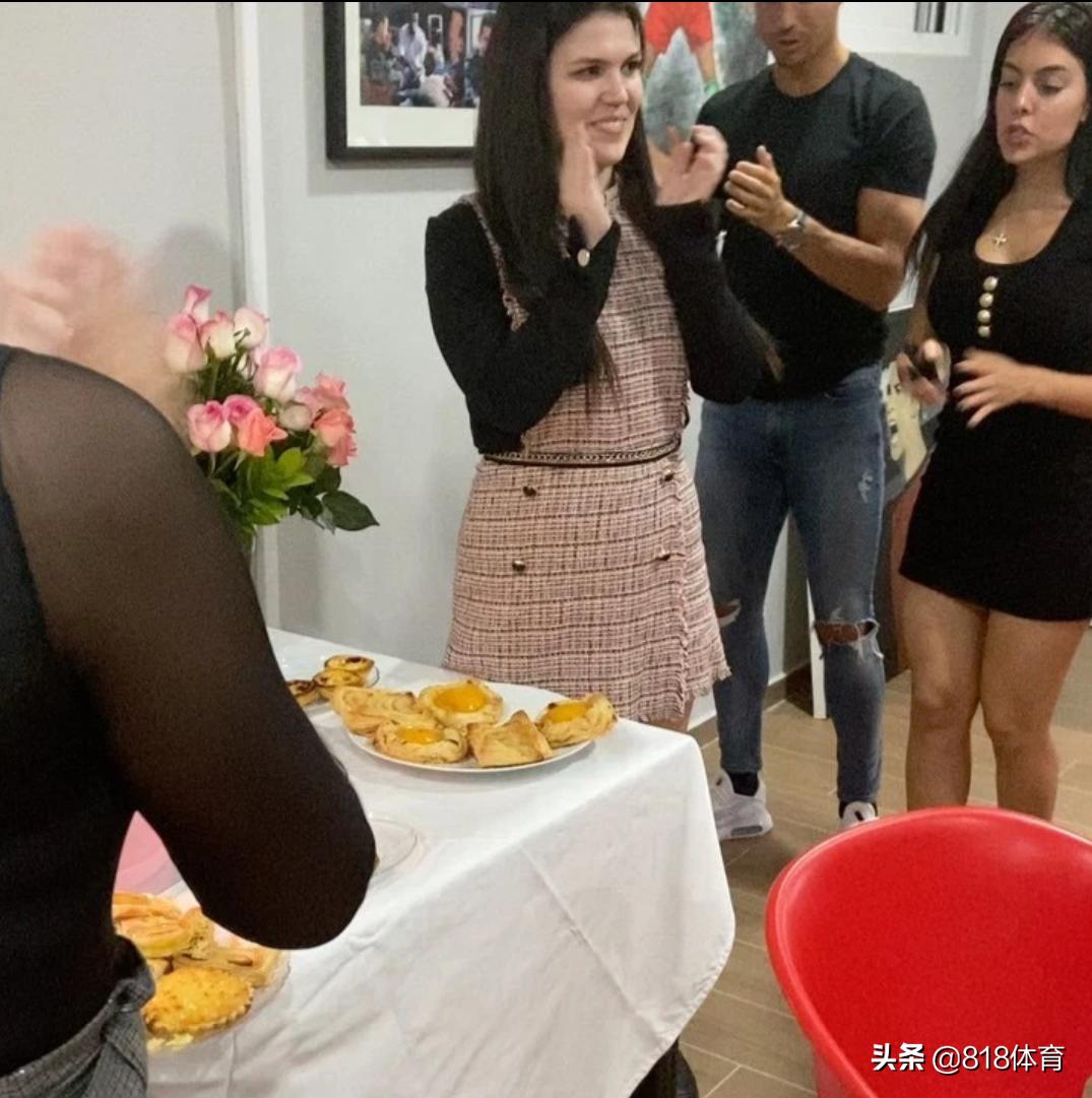 c罗回家歌曲,c罗在家中过39岁生日