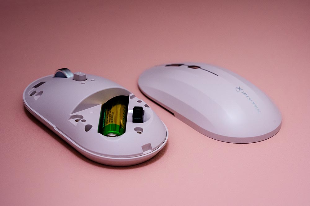 小米小爱鼠标和科大讯飞鼠标,科大讯飞鼠标和罗技鼠标对比