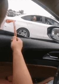 “哎……我怎么有点晕啊?”哈哈哈哈哈让人笑岔气的45个搞笑动图