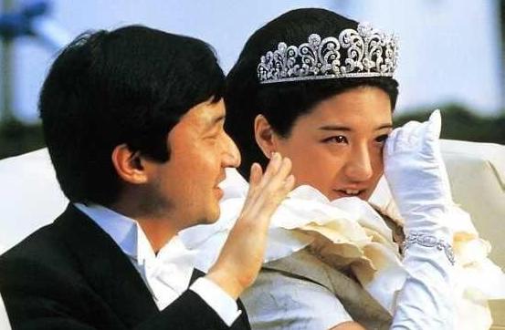 雅子成为太子妃不容易，因身高超过1米62，所以被日本皇室嫌弃