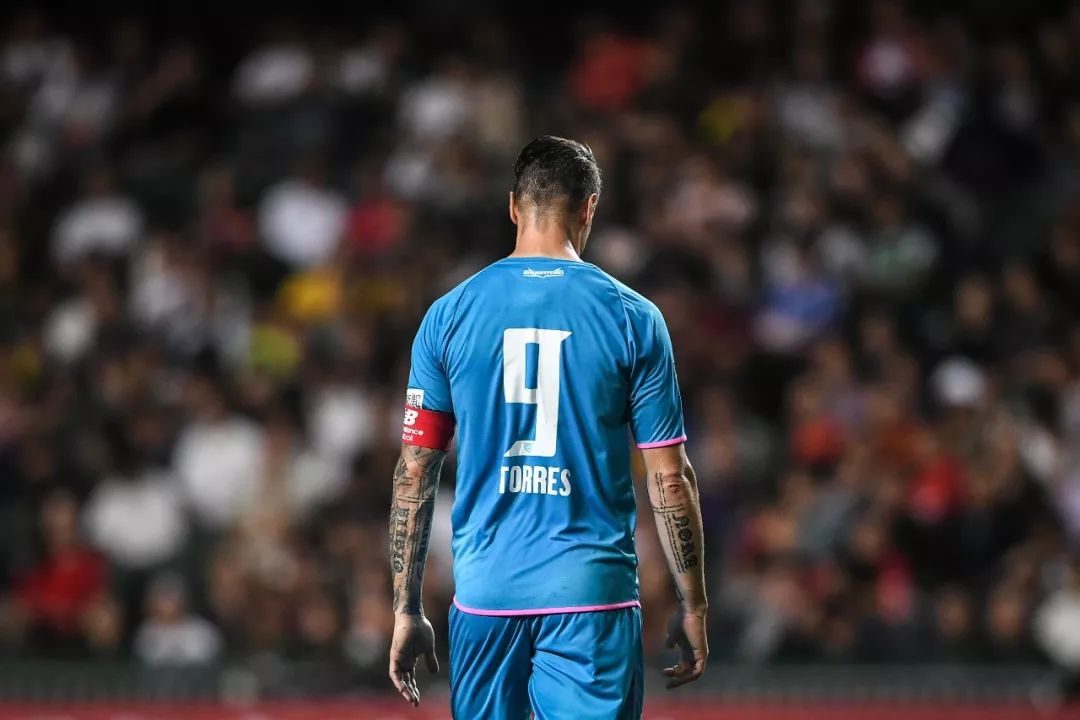 从加盟时再启巨星时代到离开时留下满目疮痍，托雷斯退役前的最后一年经历了什么？