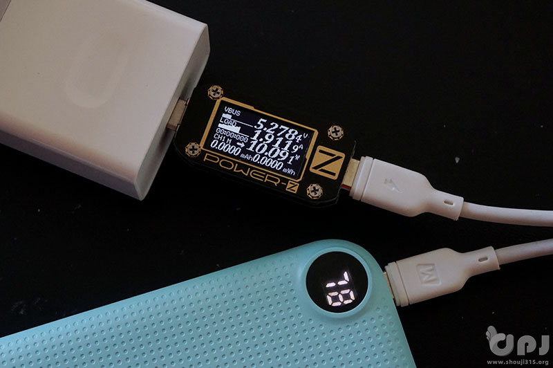 酷似手机的超薄充电宝机乐堂D-M218