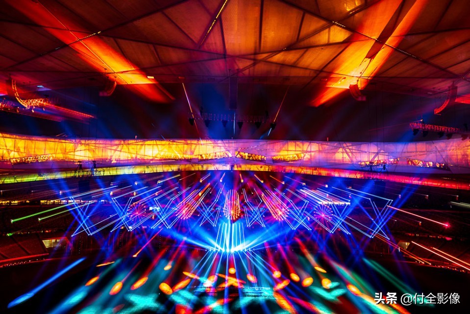 鸟巢沸腾瞬间,鸟巢合唱爱如潮水