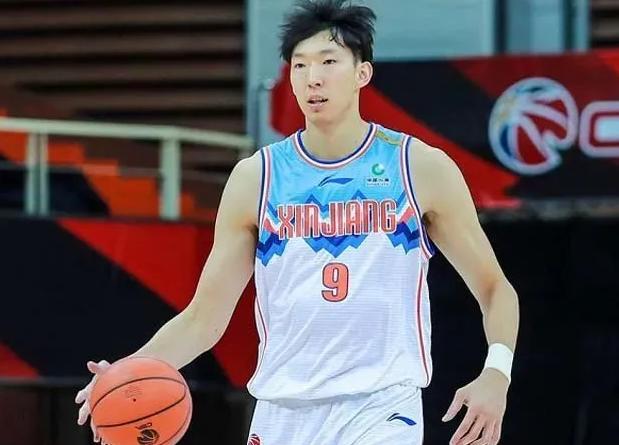 周琦表达不满,周琦回应加盟辽宁队传言我站着看