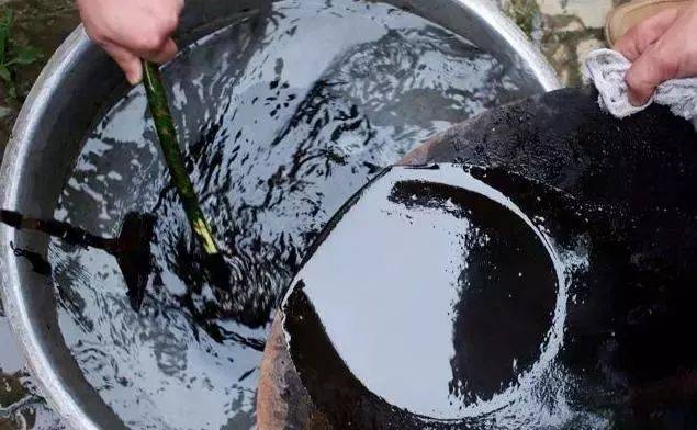 治疮、照明、当墨水：你所不知道的石油进化史