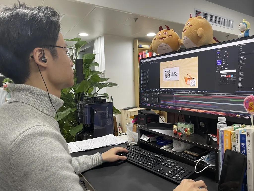 这群广州年轻人，为让下一代讲粤语，已日更了2000个睡前故事