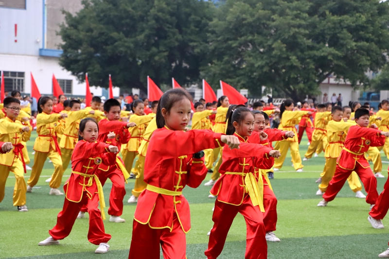 预备，跑！看柳江少年驰骋运动赛场