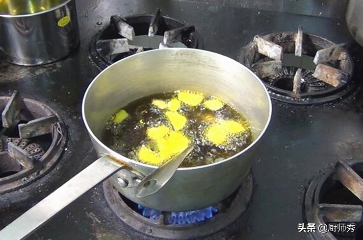 熬花椒油自己在家怎么做,椒香浓郁又有厚重的麻味花椒油