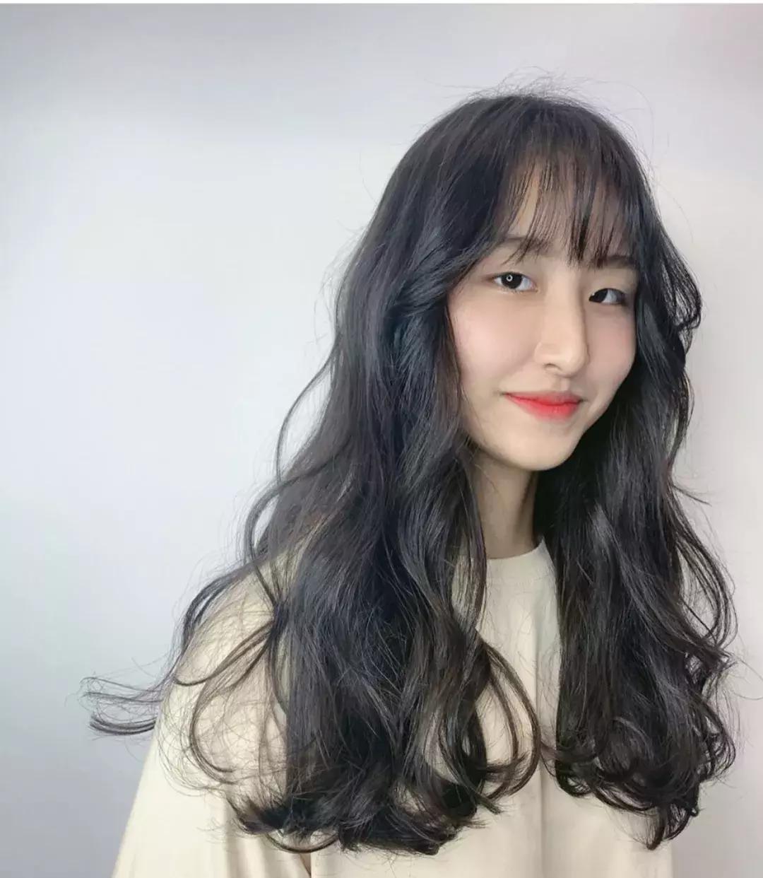 根据脸型设计发型大脸适合的发型,适合大脸圆脸方脸修饰脸型的短发