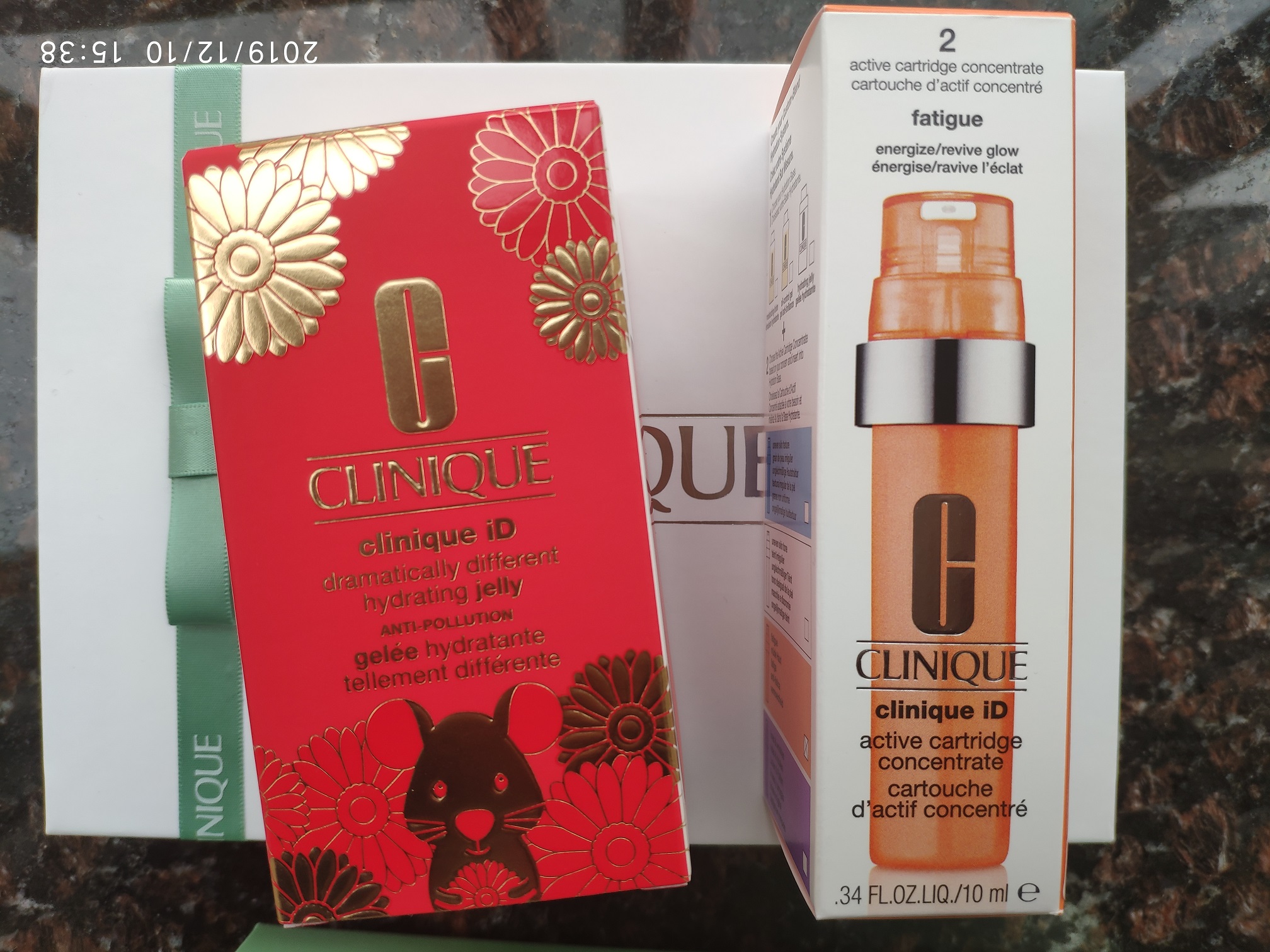 倩碧带芯黄油哪个好,倩碧黄油买有油还是无油