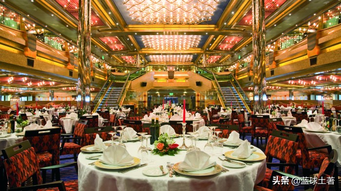 邮轮旅游餐食免费吗,游轮上吃喝玩乐都免费吗