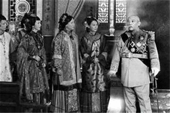 袁世凯信风水，“看相”后果然称帝，谁知在位仅83天