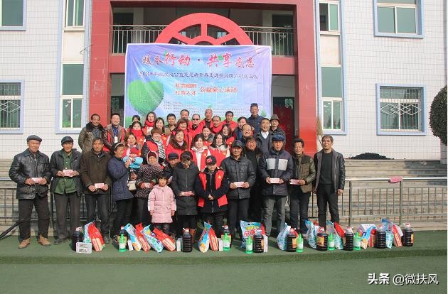 挥笔写大爱，春风满人间——杨彬强的人生风采