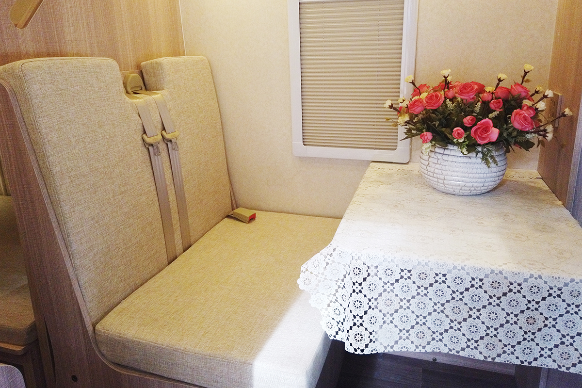 c型新飞祥菱小房车介绍,新飞祥菱经典四座版房车