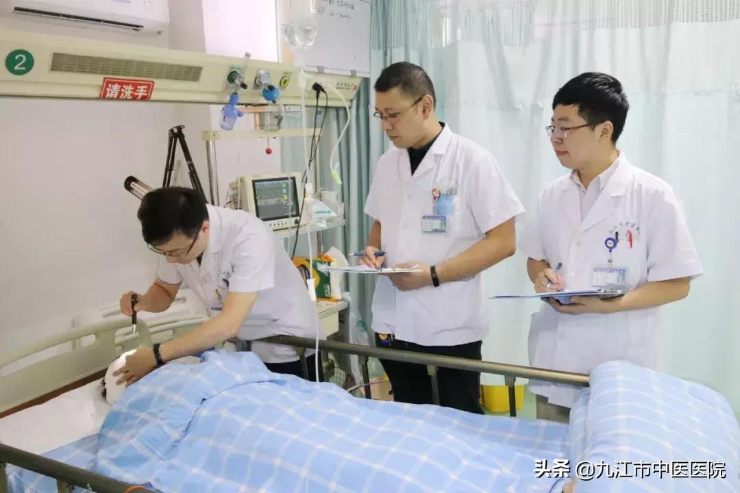 守护生命中枢不负性命相托——走近脑病科钟立伟