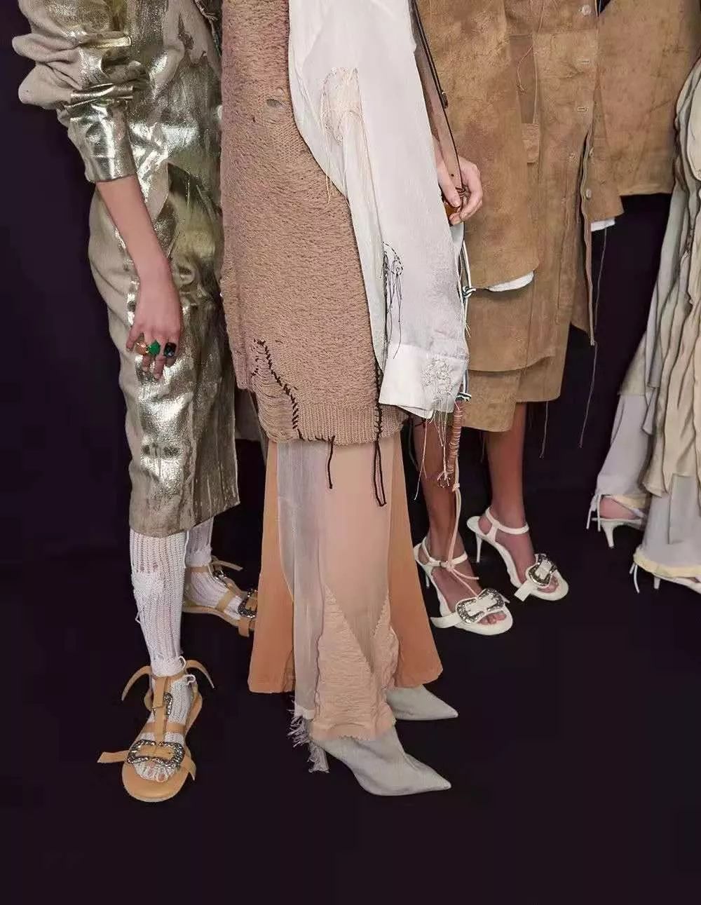 全球仅50多家店、年销售2亿欧元的Acne，门头竟然无LOGO？