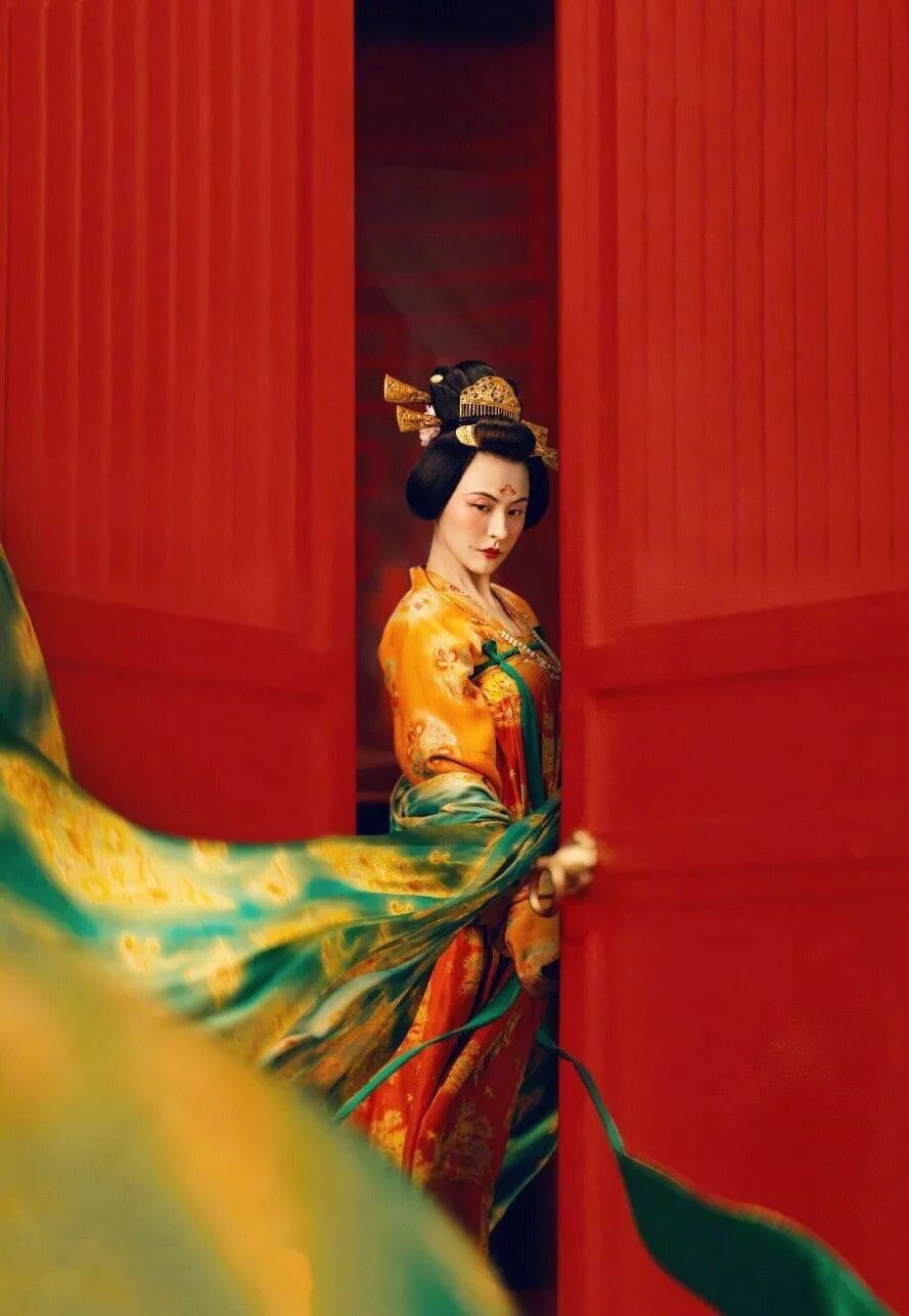 咬唇妆升级版蝴蝶唇带你穿越想去的年代