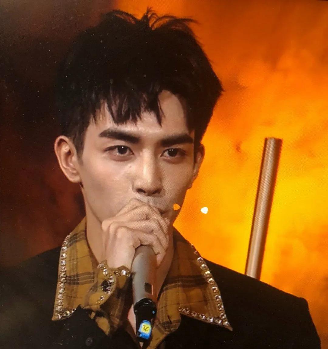 每到换季就会爆痘,换季时爆痘