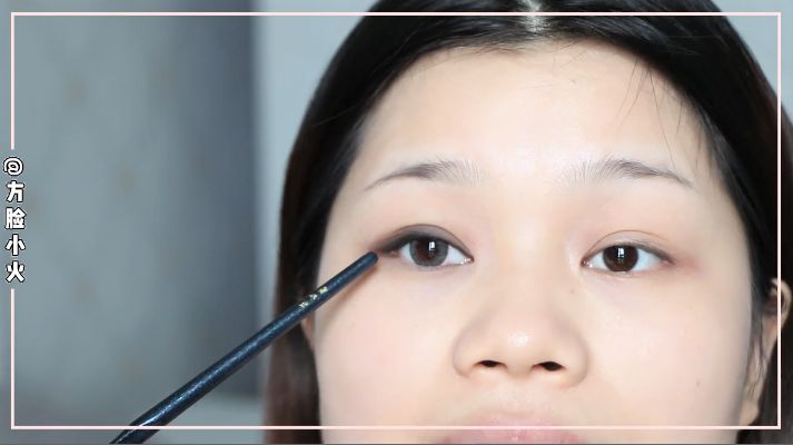 单眼皮内双肿眼泡眼妆小烟熏,内双肿眼泡眼妆烟熏