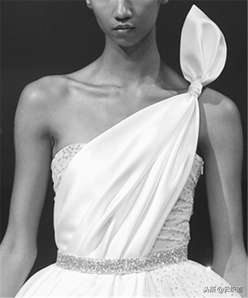 衣服裁剪制作女,服装立体裁剪稿子怎么做