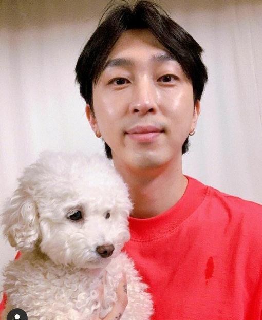 南韩最垃圾的娱乐公司，TS断层第一，和它比SM、YG都是好人