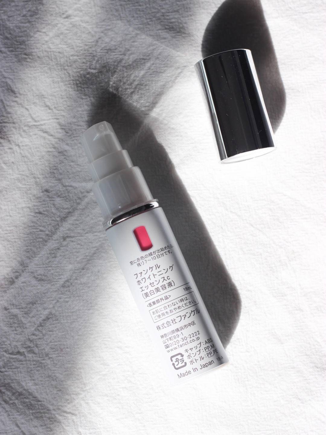 一直在美白却越来越黑的原因,为什么用了美白精华反而黑了