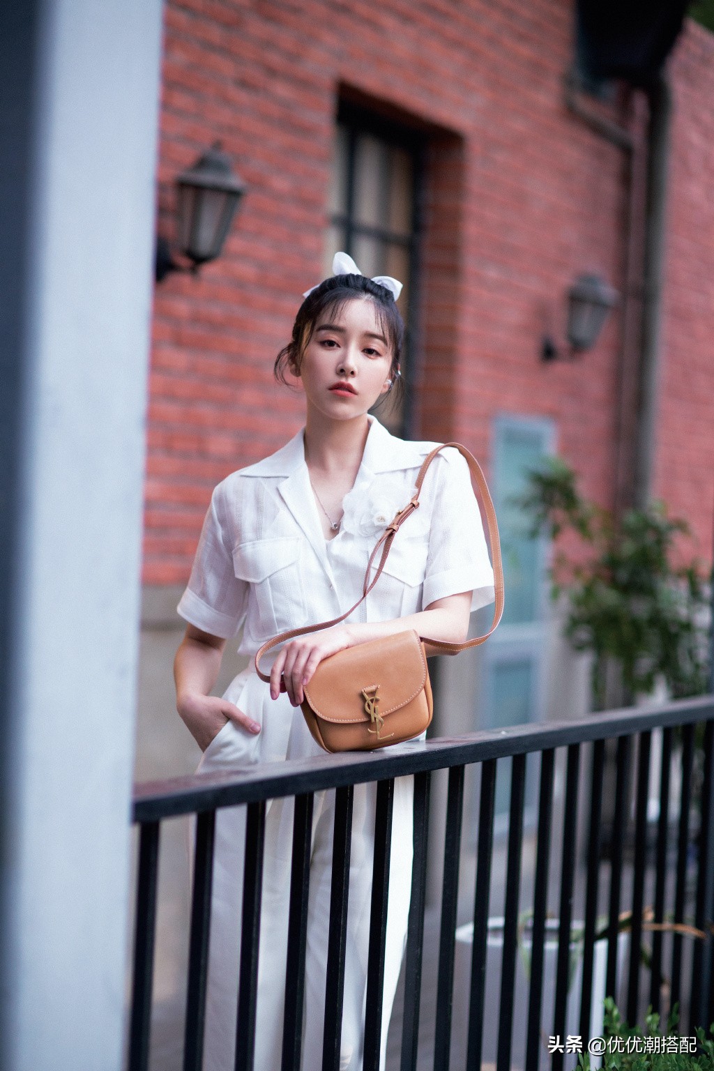 阚清子穿搭图片大全,阚清子一袭白纱裙仙气十足