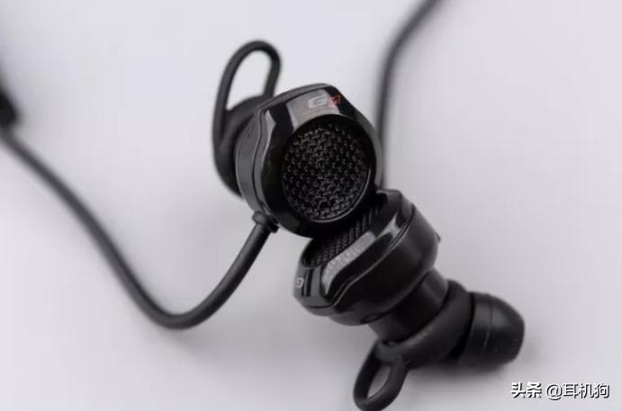 专业手游震动蓝牙耳机，漫步者HECATEGM3电竞耳机助你1秒定输赢