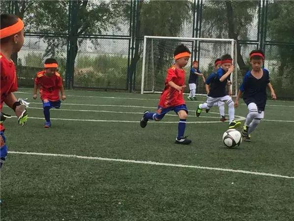 椋炴壃瓒崇悆鐩存挱,椋炴壃瓒崇悆璁粌鍩哄湴