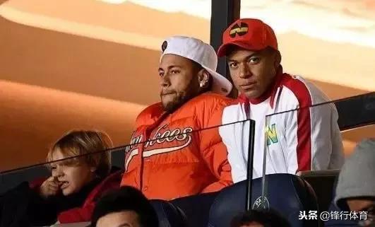 卡瓦尼法甲最新进球,卡瓦尼惊天吊射