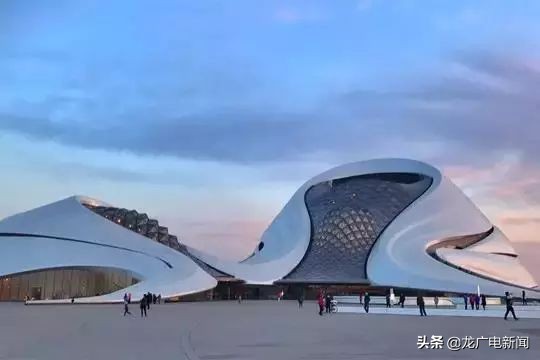 这才是冬天该去的地方哈尔滨,这才是避暑游泳玩乐的好地方