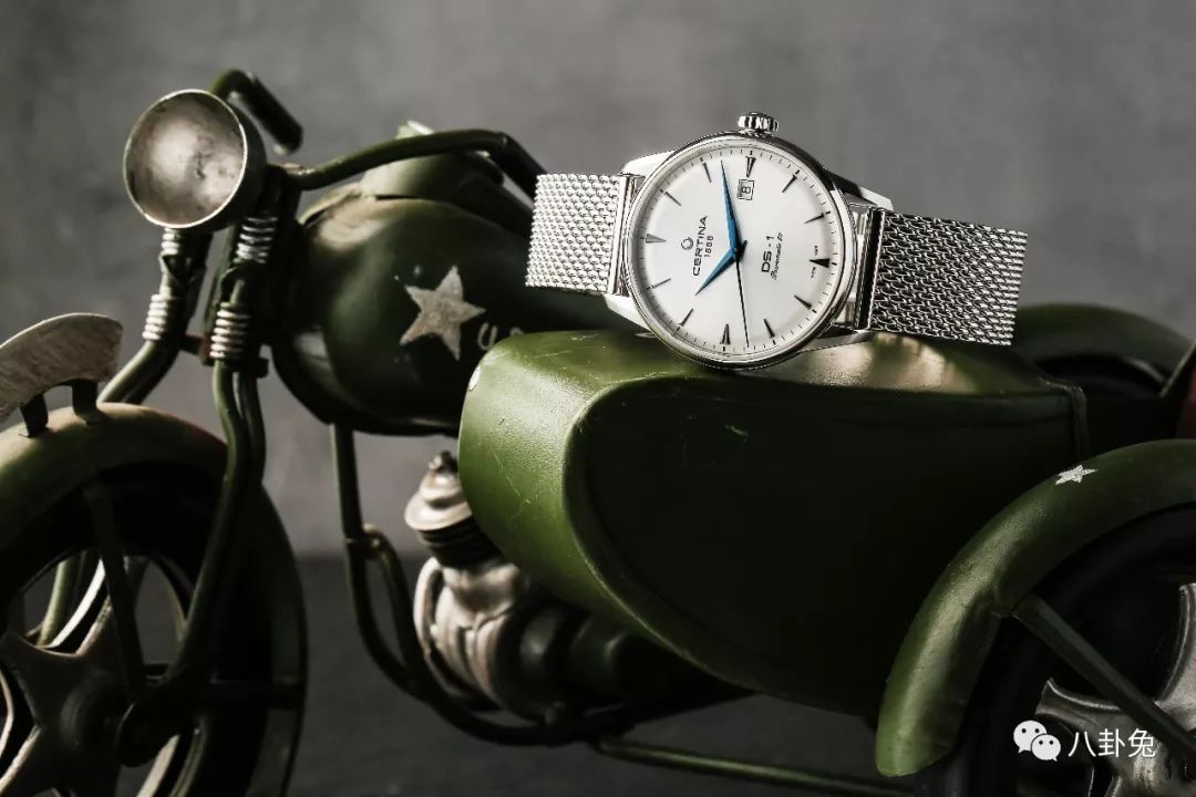 雪铁纳手表5000元左右款式,几十块钱的米兰表带