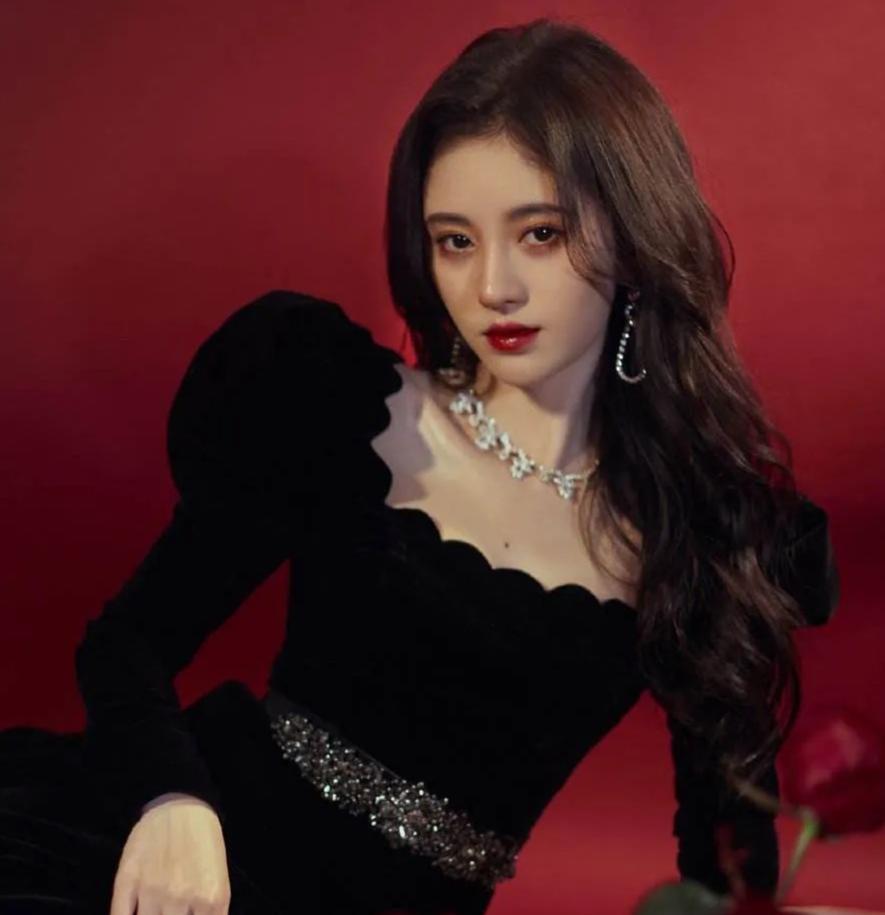 颧骨颧弓整容,颧骨高嘴凸面中凹整容