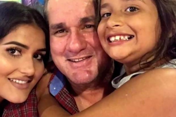 外国孕妇做b超被吓坏,国外孕妇生双胞胎检查结果图片