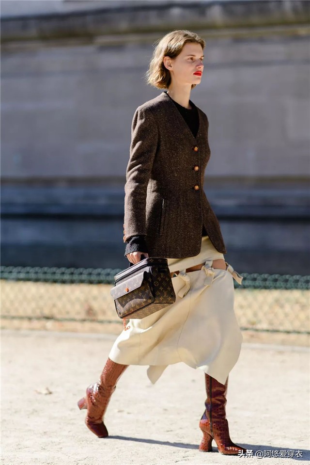 秋冬最火小黑靴买这4双准没错,秋冬新款高级感长筒靴小个子