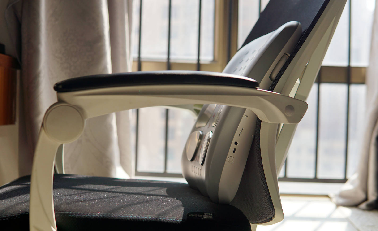 电动腰椎按摩器倍轻松,腰椎拉伸智能按摩器